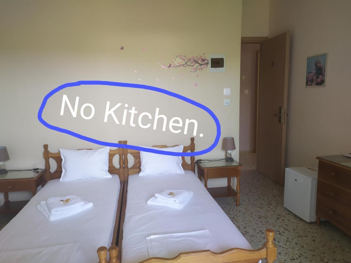 Finikas Rooms Agia Marina  Room photo