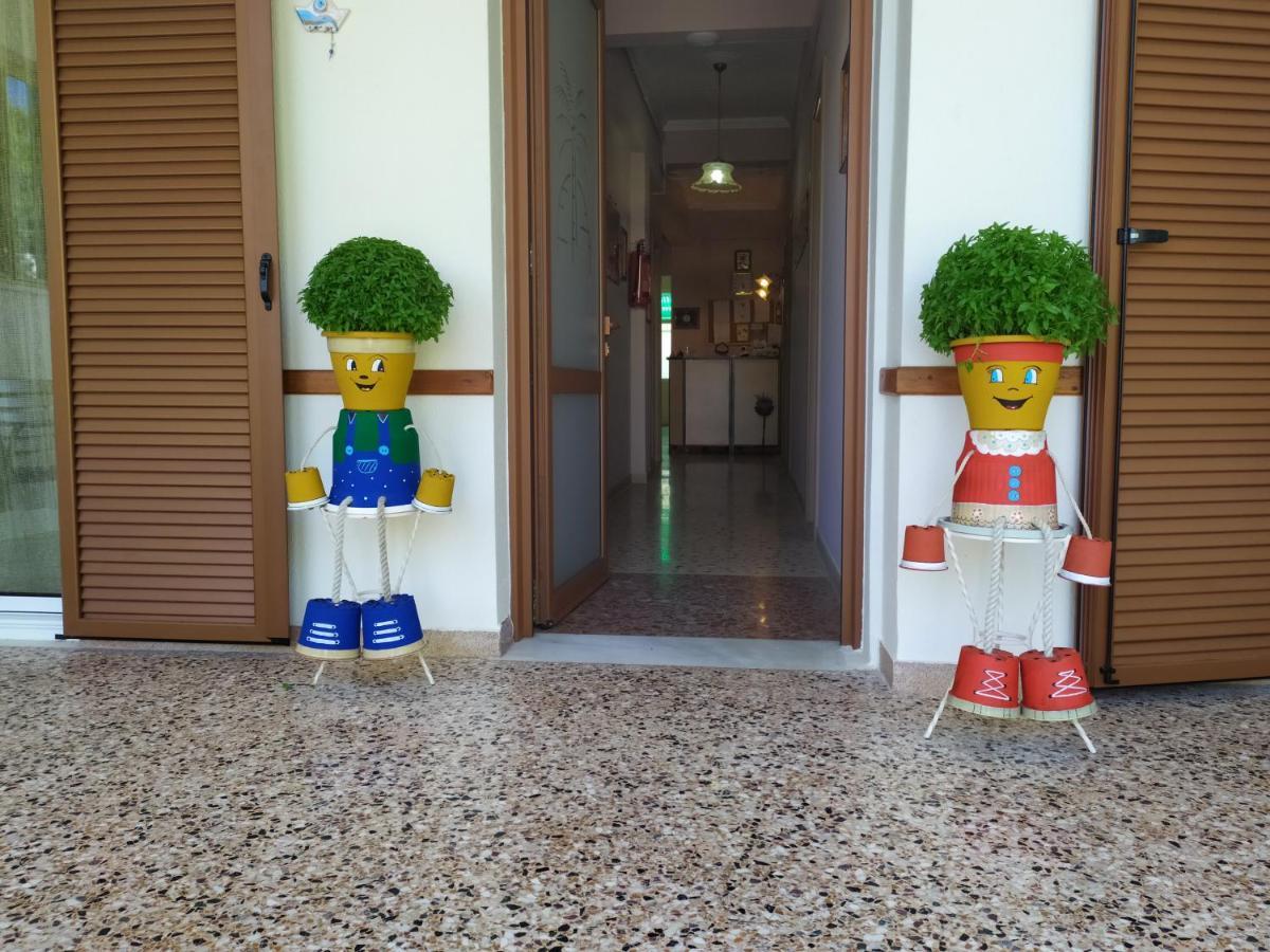 Finikas Rooms Agia Marina  Exterior photo