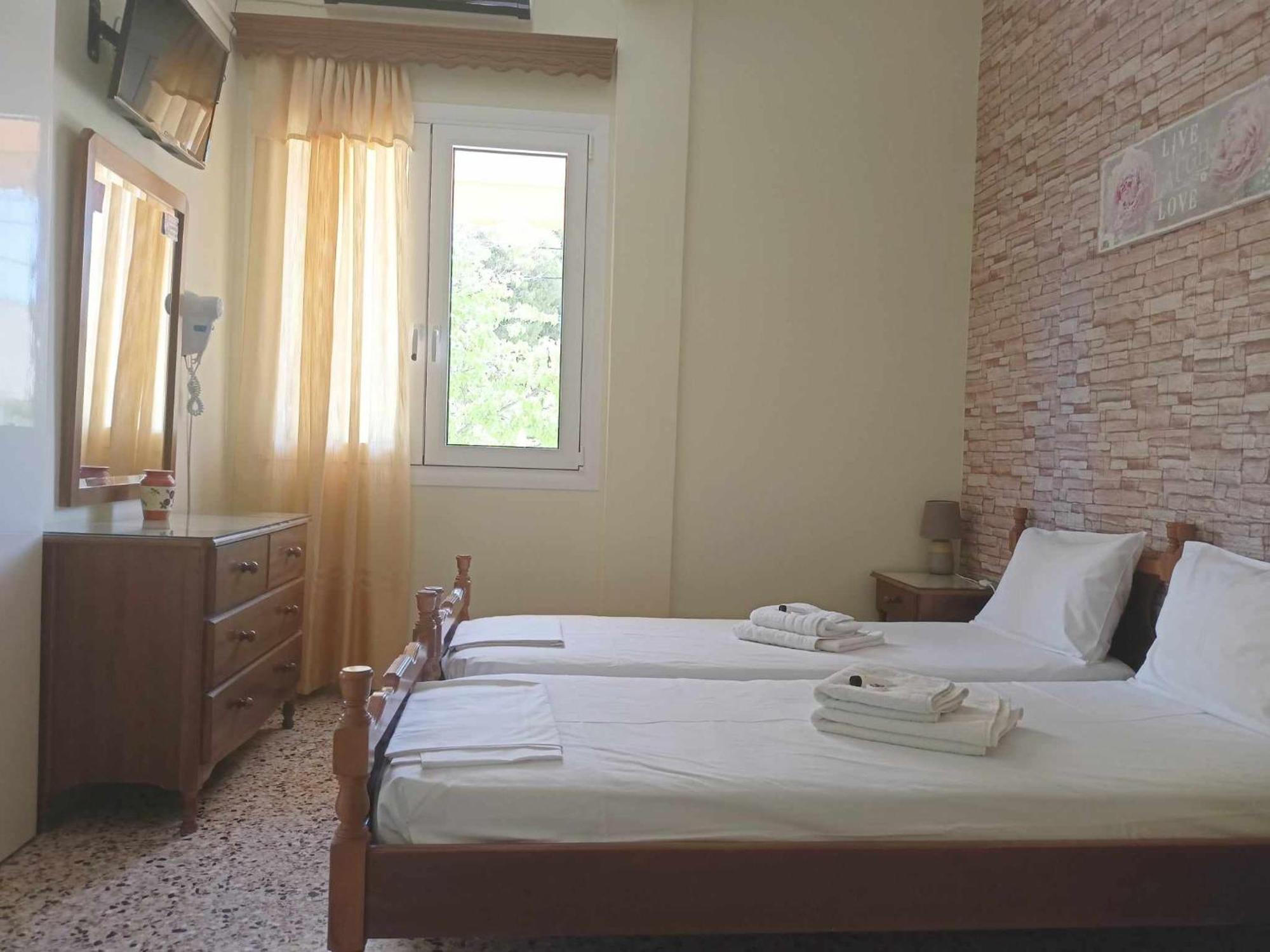 Finikas Rooms Agia Marina  Exterior photo