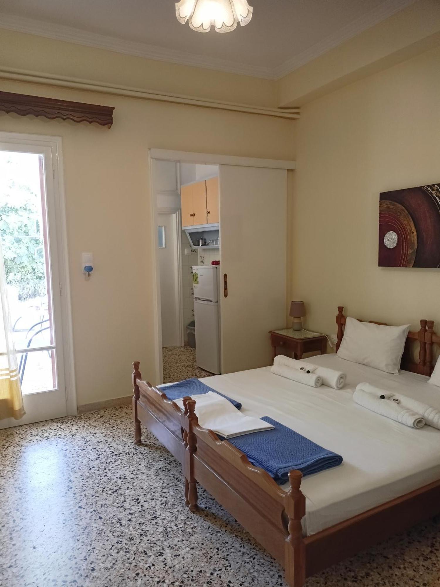 Finikas Rooms Agia Marina  Room photo