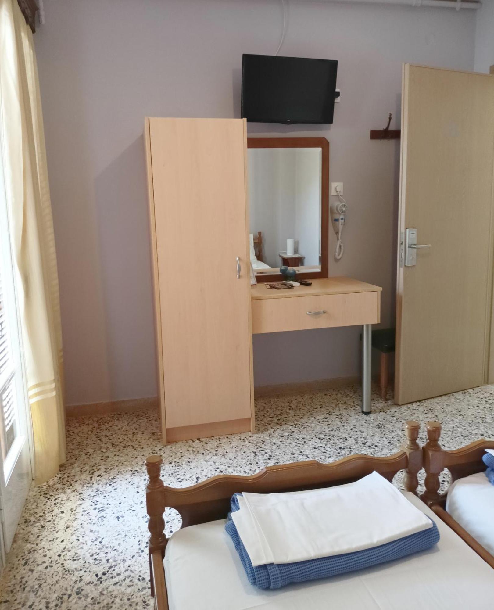 Finikas Rooms Agia Marina  Room photo
