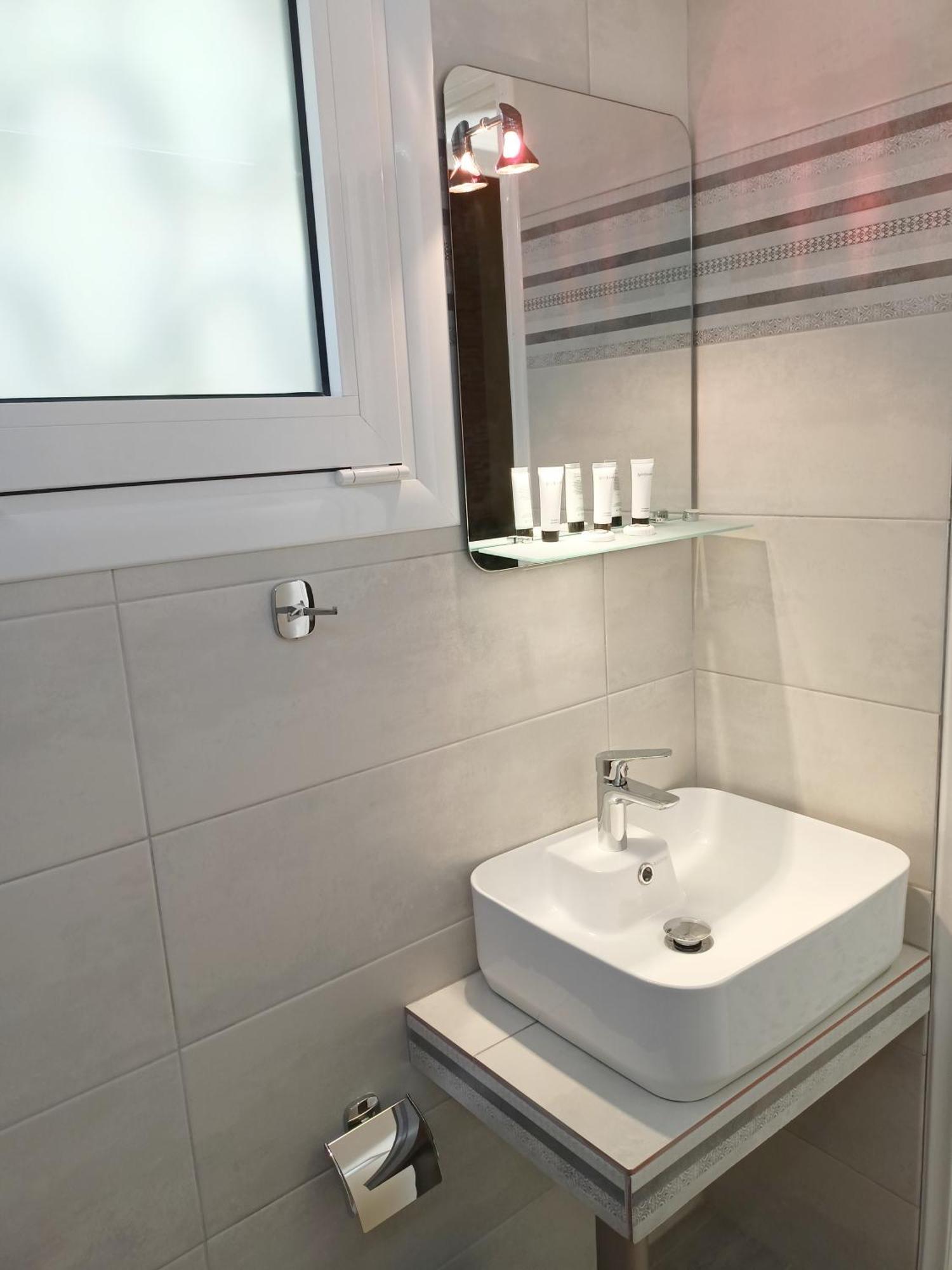 Finikas Rooms Agia Marina  Room photo