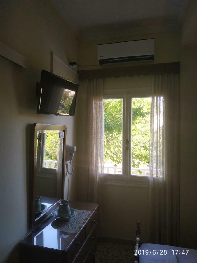 Finikas Rooms Agia Marina  Exterior photo